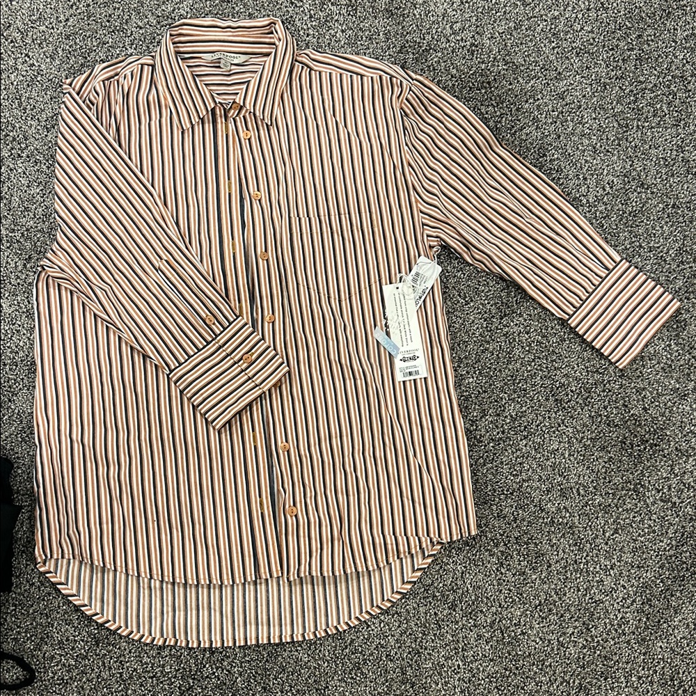 Orange, Grey, white 3/4 sleeve Liverpool button up

Very cute top!